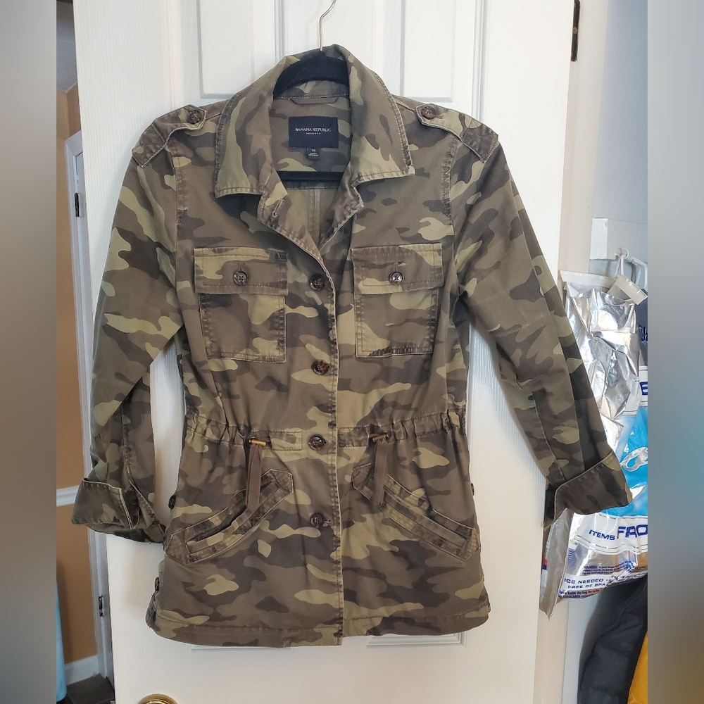 Banana Republic Cinched Waist Camo Field Utility Jacket Size XS